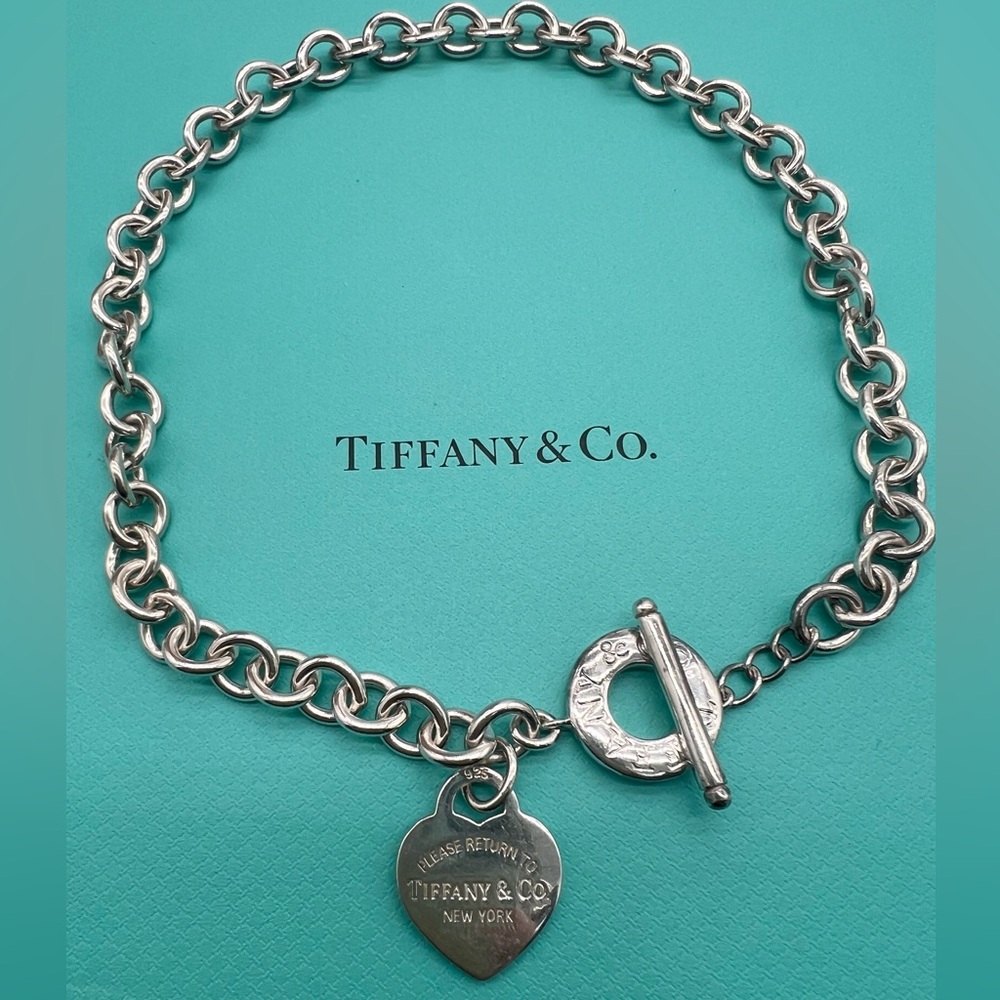 💙💙Tiffany & Co. Silver RTT heart Tag toggle Necklace💙💙 - Picture 2 of 9